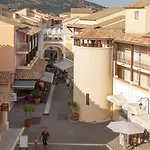 Village Cap Esterel, Piscine, Saint-Raphael (Var)