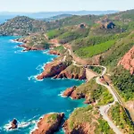 Village Cap Esterel, Piscine, Saint-Raphael (Var)