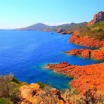Village Cap Esterel, Piscine, Saint-Raphael (Var)