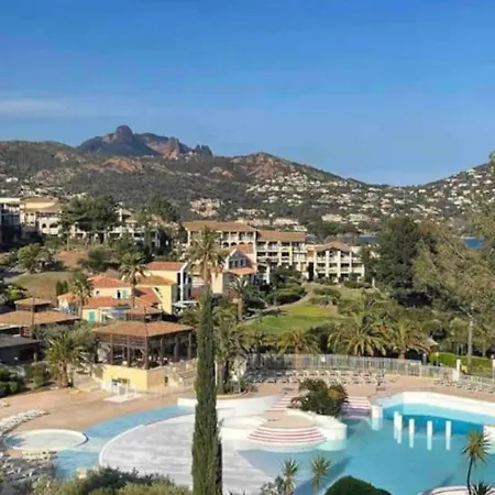Village Cap Esterel, Piscine, * Saint-Raphael (Var)