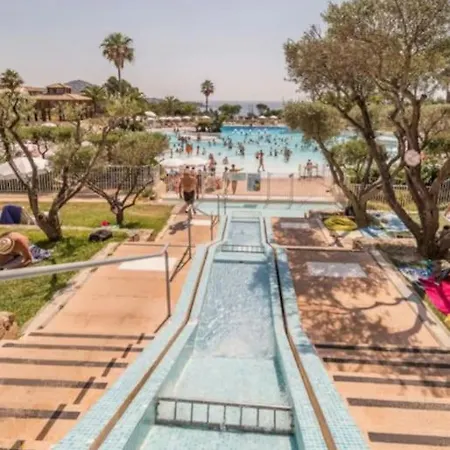 Village Cap Esterel, Piscine, Saint-Raphael (Var)