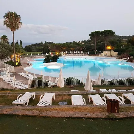 Village Cap Esterel, Piscine, Saint-Raphael (Var)