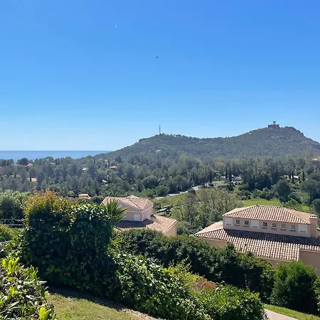 Village Cap Esterel, Piscine, * Saint-Raphael (Var)
