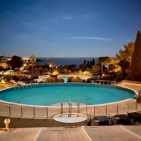 Village Cap Esterel, Piscine, Saint-Raphael (Var)