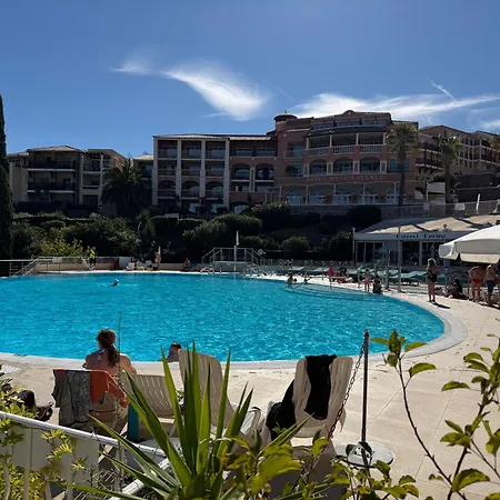 Village Cap Esterel, Piscine, アパート Saint-Raphaël